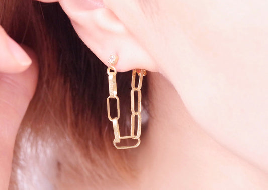 Hammer Texture Chain Diamond Earrings