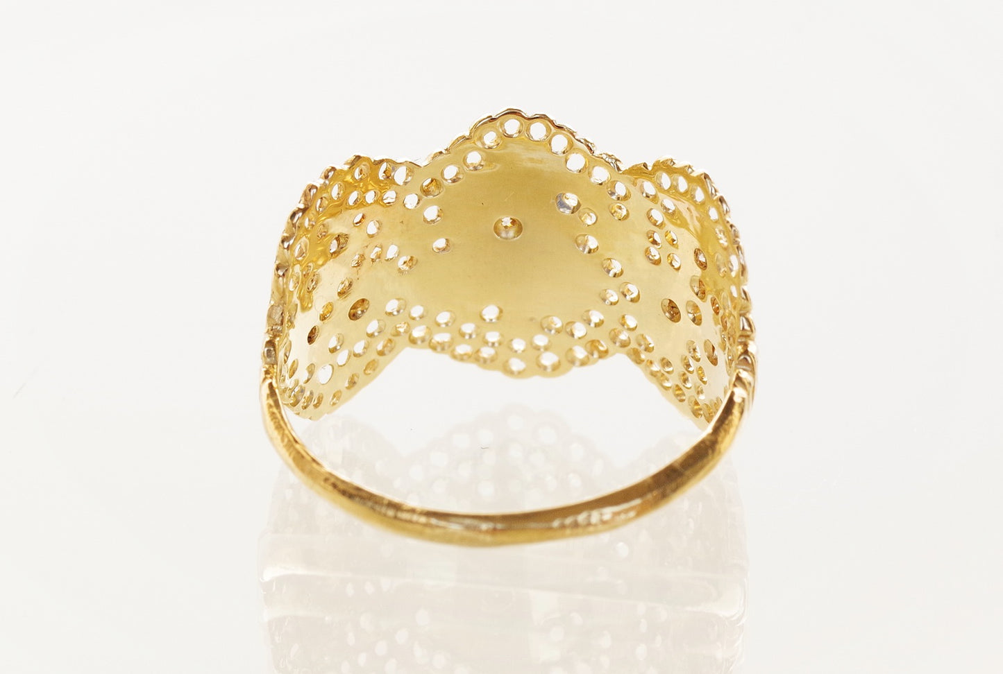 Scalloped Lace Ring