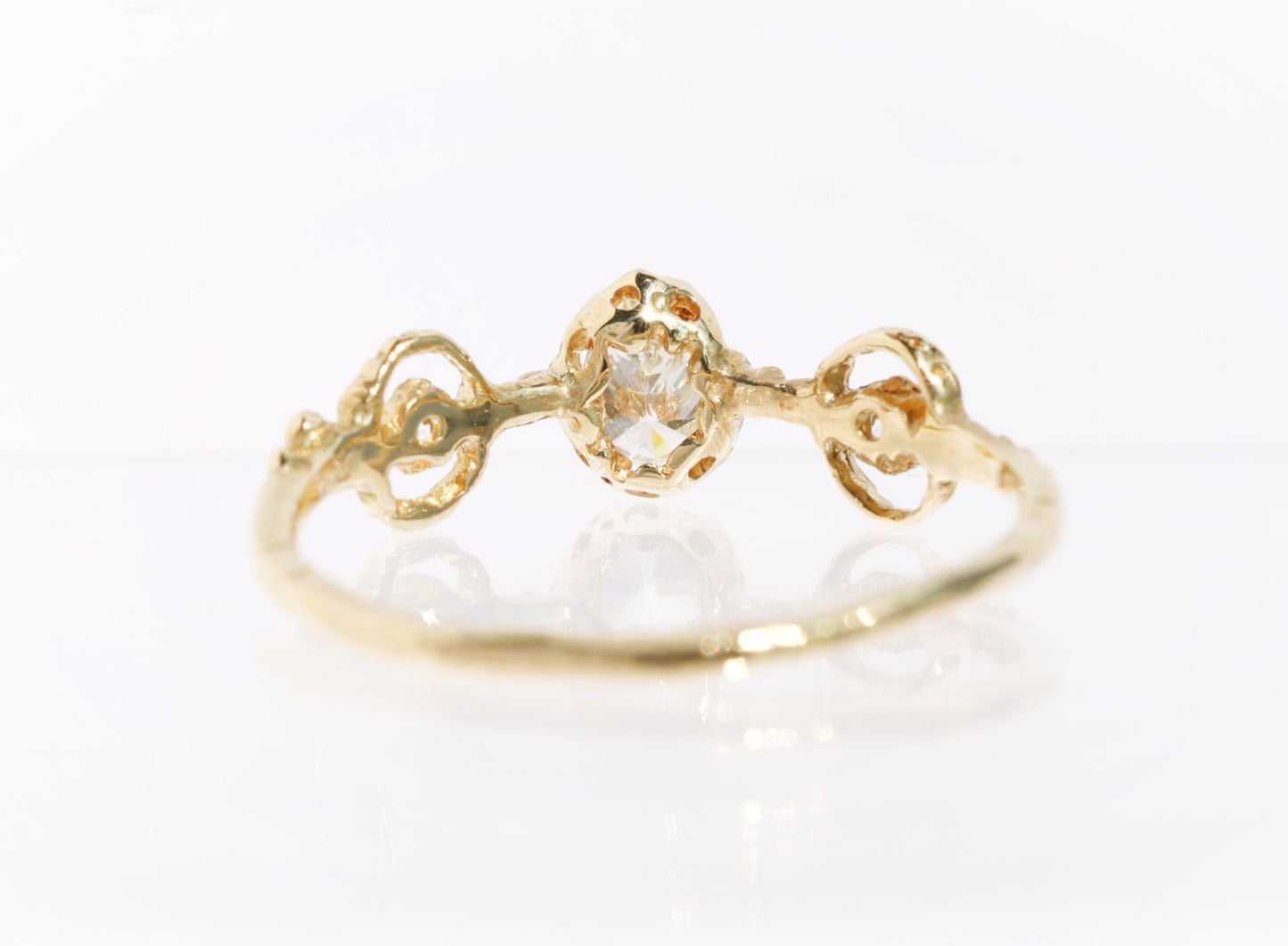 Pear-shaped Diamond Ring