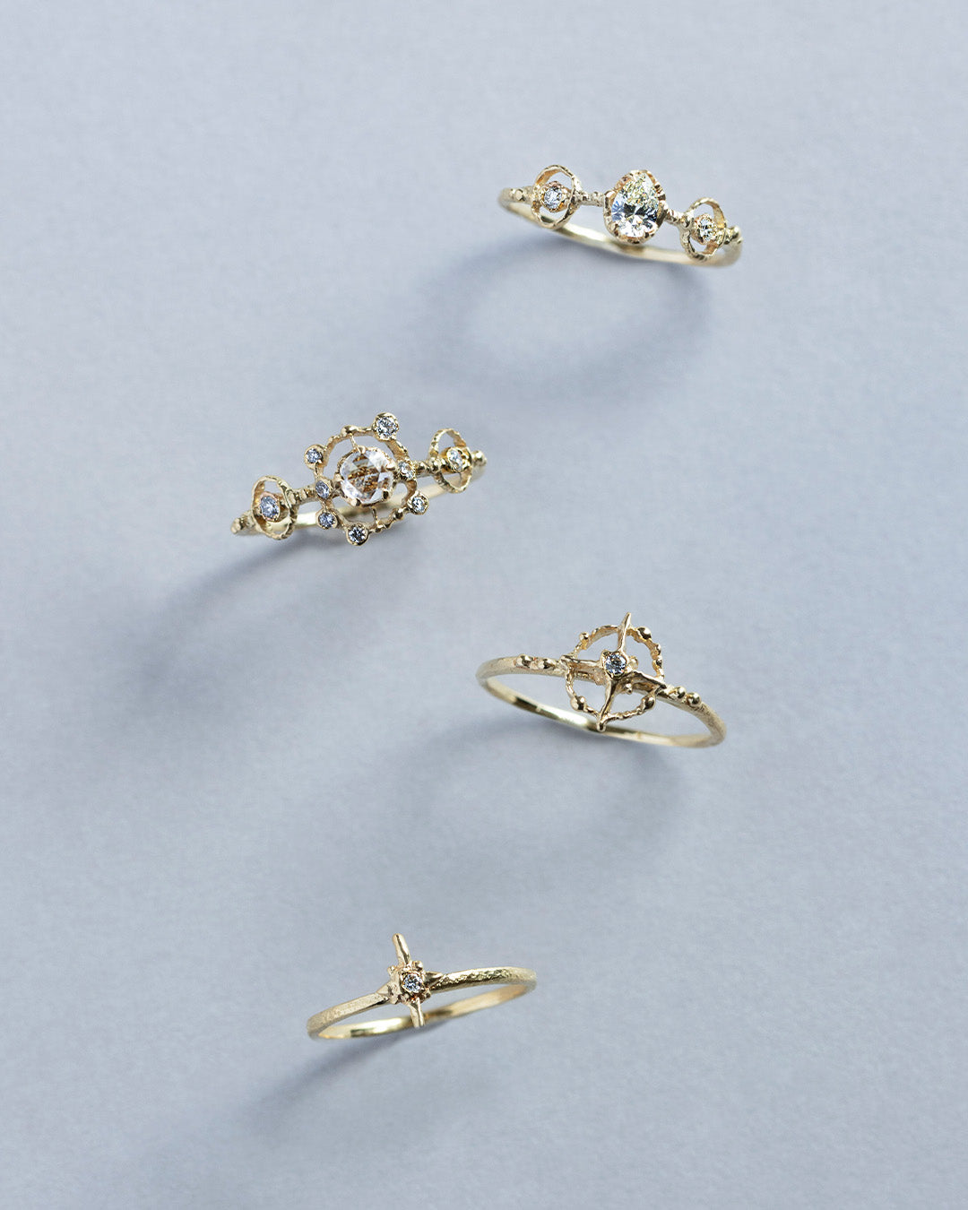 星降る夜をイメージしたダイヤモンドリングが並べられている